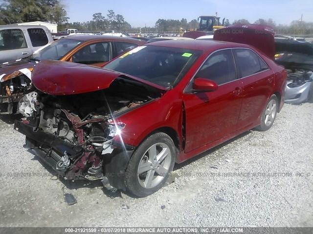 4T1BF1FK9EU754127 - 2014 TOYOTA CAMRY L/SE/LE/XLE წითელი ფოტო 2