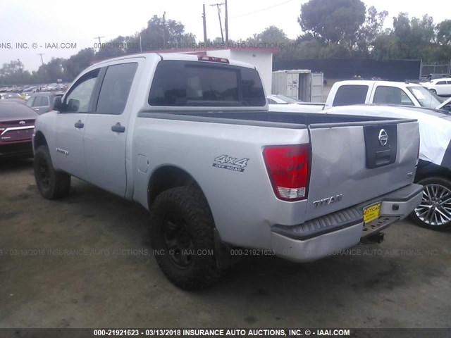 1N6AA07B77N216141 - 2007 NISSAN TITAN XE/SE/LE GRAY photo 3