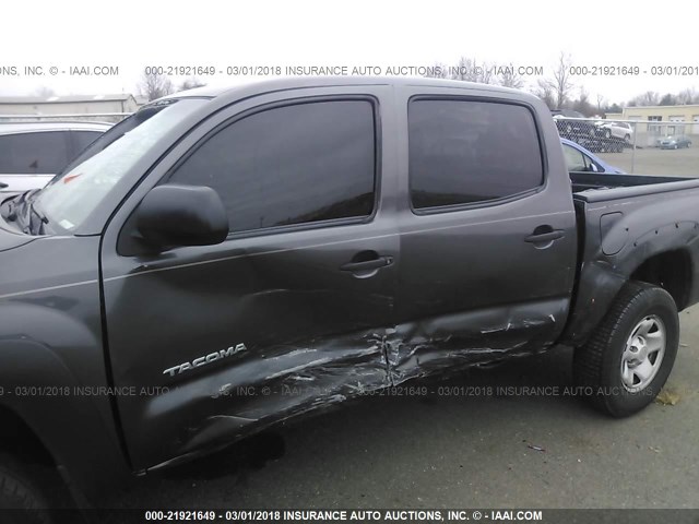 5TFJX4GN1CX013358 - 2012 TOYOTA TACOMA DOUBLE CAB GRAY photo 6