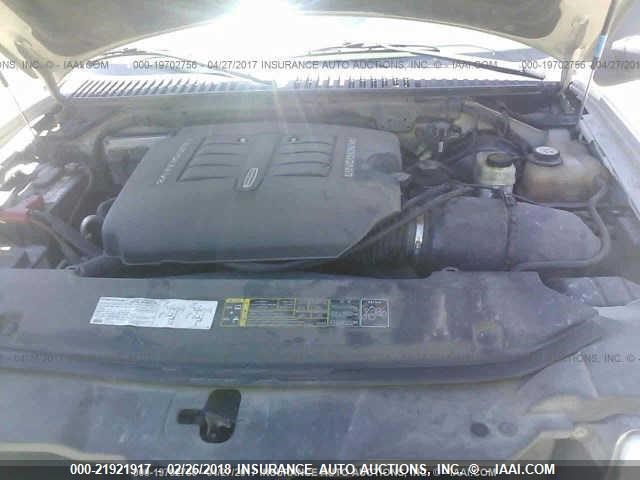 5LMFU28RX4LJ31138 - 2004 LINCOLN NAVIGATOR SILVER photo 10