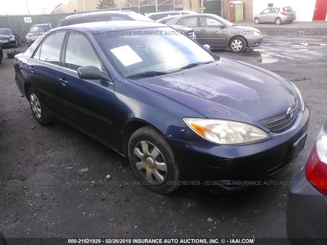4T1BE32KX2U535676 - 2002 TOYOTA CAMRY LE/XLE/SE BLUE photo 1