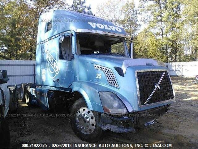 4V4NC9GHX6N408888 - 2006 VOLVO VN BLUE photo 1