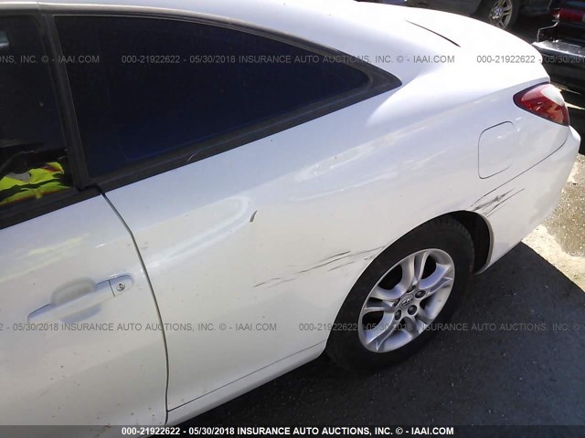 4T1CE30P97U757474 - 2007 TOYOTA CAMRY SOLARA SE/SLE WHITE photo 6