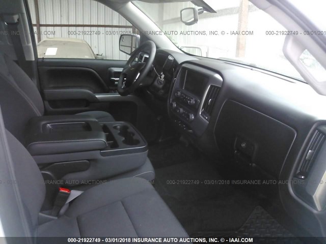 3GCPCREC9JG111611 - 2018 CHEVROLET SILVERADO C1500 LT Weiß Foto 5