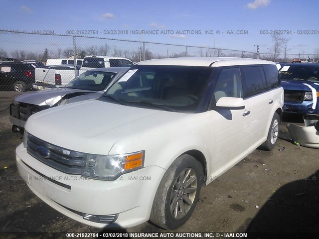 2FMHK6CC2ABD03363 - 2010 FORD FLEX SEL WHITE photo 2