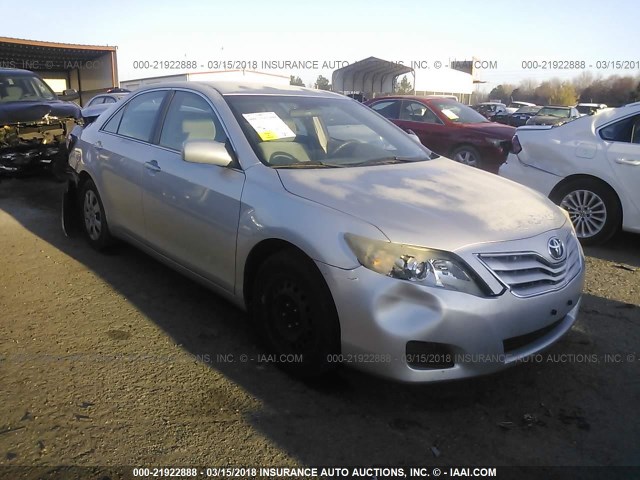 4T1BF3EKXBU143838 - 2011 TOYOTA CAMRY SE/LE/XLE SILVER photo 1