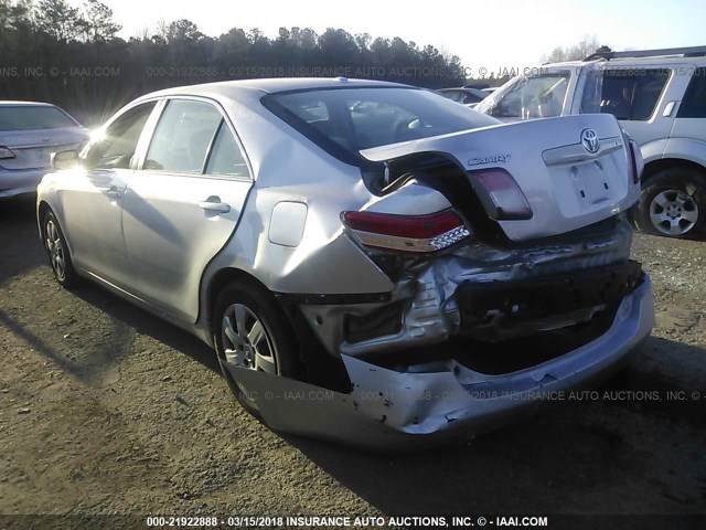 4T1BF3EKXBU143838 - 2011 TOYOTA CAMRY SE/LE/XLE SILVER photo 3