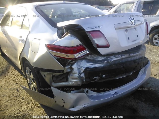 4T1BF3EKXBU143838 - 2011 TOYOTA CAMRY SE/LE/XLE SILVER photo 6