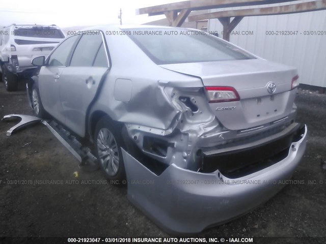 4T4BF1FK6ER338770 - 2014 TOYOTA CAMRY L/SE/LE/XLE 银色 照片 6