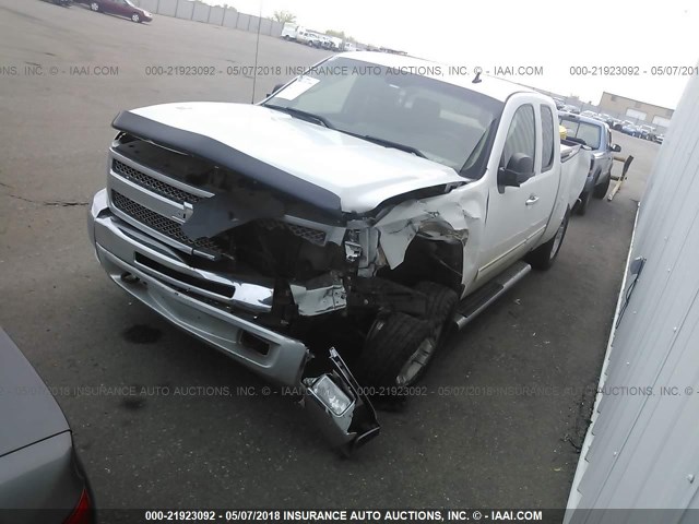 1GCRKSE77CZ355542 - 2012 CHEVROLET SILVERADO K1500 LT WHITE photo 2