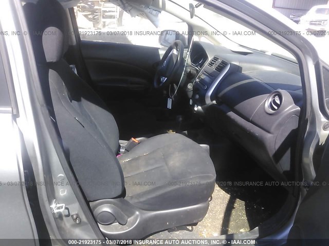 3N1CE2CP6EL385208 - 2014 NISSAN VERSA NOTE S/S PLUS/SV/SL SILVER photo 5