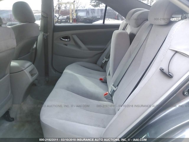 4T1BF3EK2BU217088 - 2011 TOYOTA CAMRY SE/LE/XLE GRAY photo 8