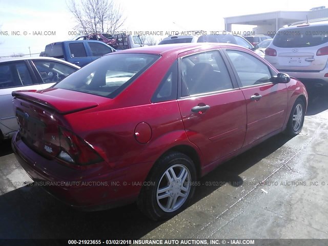 1FAFP34361W288459 - 2001 FORD FOCUS SE/SE SPORT RED photo 4