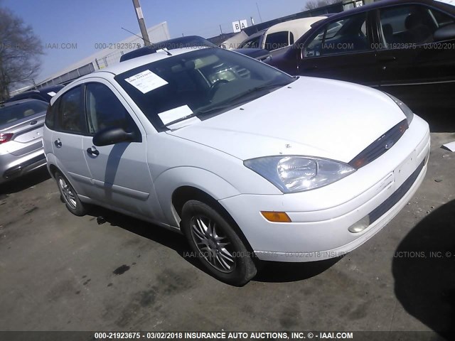 3FAFP37393R124771 - 2003 FORD FOCUS ZX5 WHITE photo 1