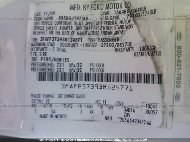 3FAFP37393R124771 - 2003 FORD FOCUS ZX5 WHITE photo 9