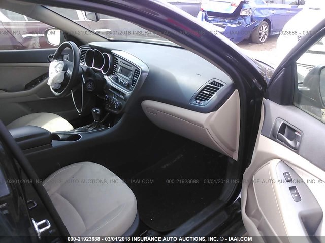 5XXGM4A71EG281298 - 2014 KIA OPTIMA LX BLACK photo 5