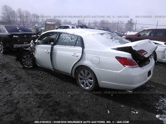 4T1BK36B65U011089 - 2005 TOYOTA AVALON XL/XLS/TOURING/LIMITED WHITE photo 3