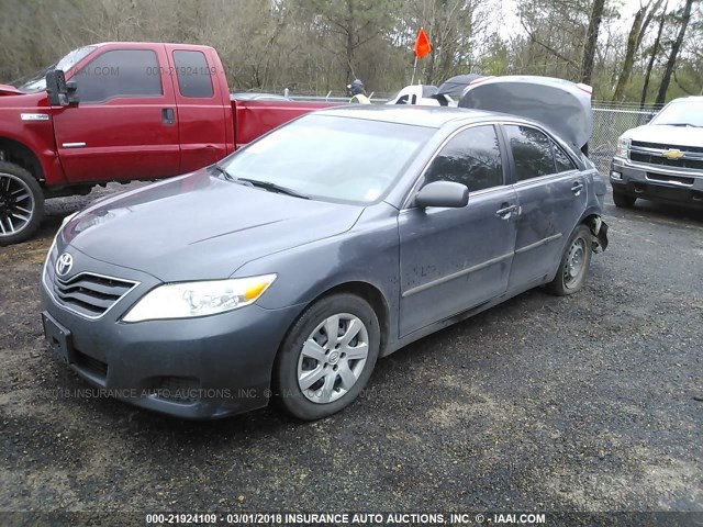 4T1BF3EK2BU729224 - 2011 TOYOTA CAMRY SE/LE/XLE GRAY photo 2