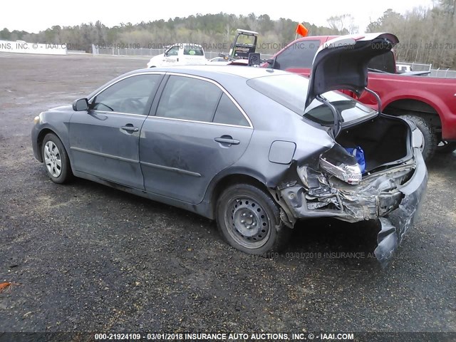 4T1BF3EK2BU729224 - 2011 TOYOTA CAMRY SE/LE/XLE GRAY photo 3