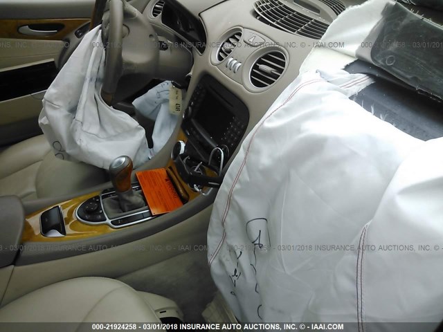 WDBSK75F35F090367 - 2005 MERCEDES-BENZ SL 500 WHITE photo 5