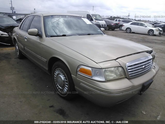 2FAFP73W5YX149960 - 2000 FORD CROWN VICTORIA  GOLD photo 1