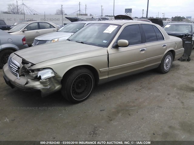 2FAFP73W5YX149960 - 2000 FORD CROWN VICTORIA  GOLD photo 2