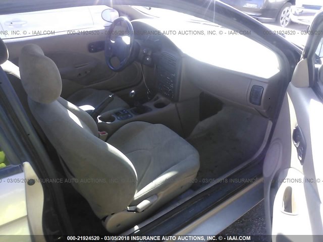 1G8ZR12751Z340295 - 2001 SATURN SC2 WHITE photo 5