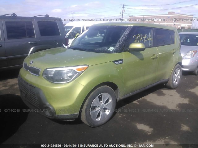 KNDJN2A24G7865797 - 2016 KIA SOUL GREEN photo 2