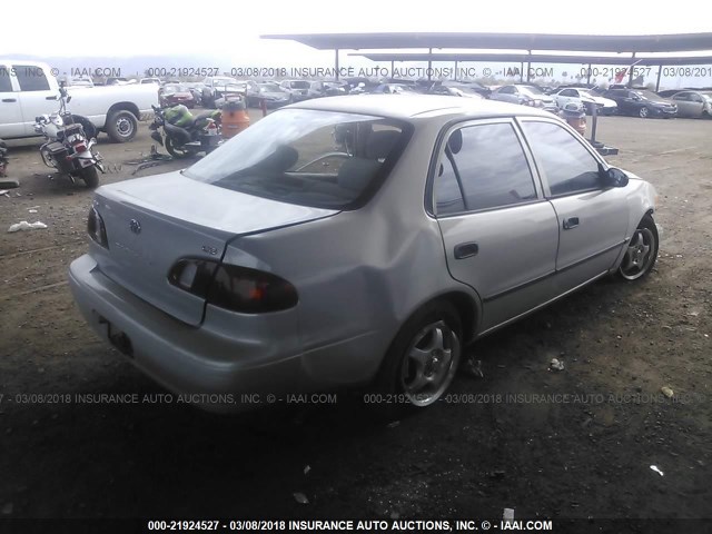 1NXBR12E3YZ354804 - 2000 TOYOTA COROLLA VE/CE/LE SILVER photo 4