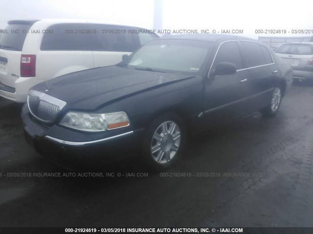 2LNBL8EV2BX751264 - 2011 LINCOLN TOWN CAR EXECUTIVE L BLACK photo 2