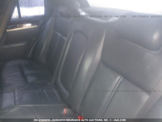 2LNBL8EV2BX751264 - 2011 LINCOLN TOWN CAR EXECUTIVE L BLACK photo 8