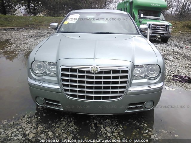 2C3JA63H85H504390 - 2005 CHRYSLER 300C SILVER photo 6