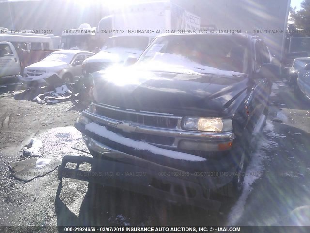 1GNEK13V14J257737 - 2004 CHEVROLET TAHOE K1500 BLACK photo 2