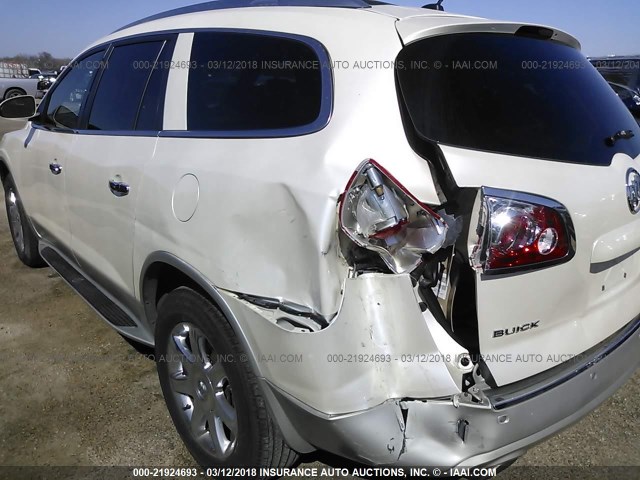 5GALRCEDXAJ113919 - 2010 BUICK ENCLAVE CXL WHITE photo 6