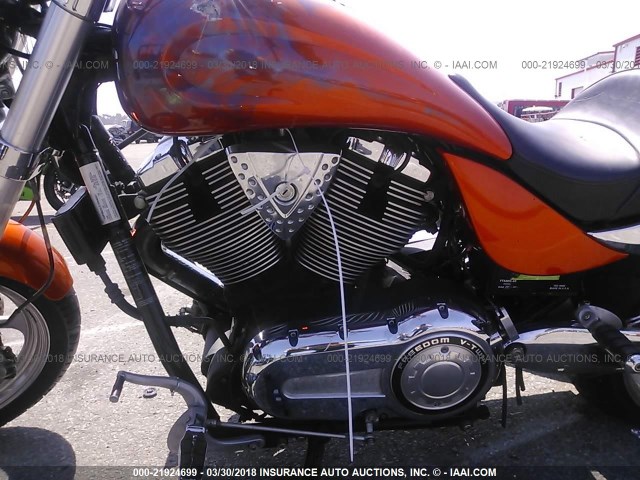 5VPHB26L573004663 - 2007 VICTORY MOTORCYCLES HAMMER CALIFORNIA ORANGE photo 9