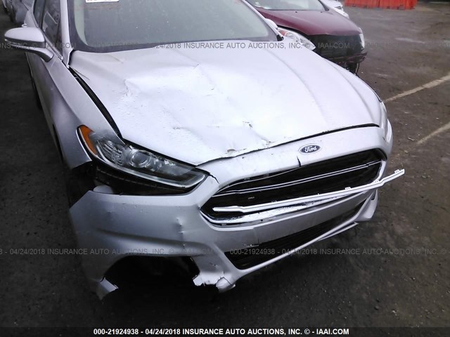 1FA6P0H75G5110133 - 2016 FORD FUSION SE SILVER photo 6