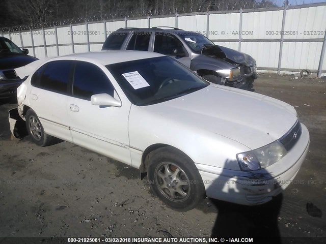 4T1BF18B1WU258110 - 1998 TOYOTA AVALON XL/XLS WHITE photo 1