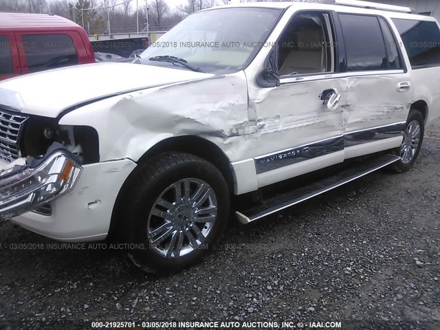 5LMFL27587LJ24470 - 2007 LINCOLN NAVIGATOR L WHITE photo 6