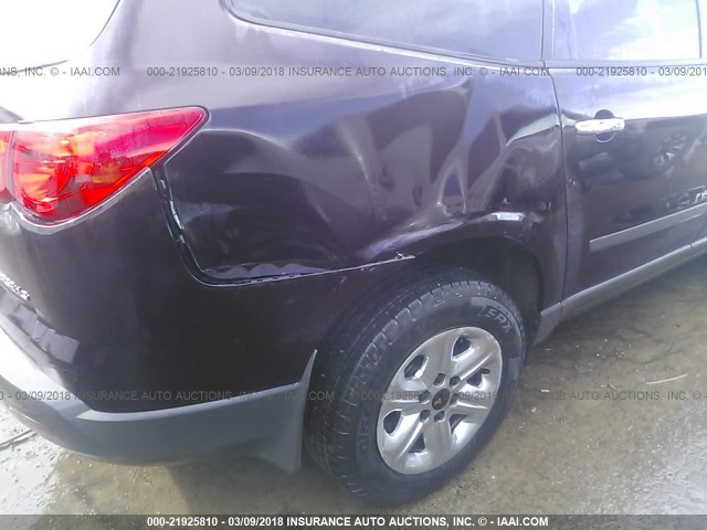 1GNLREED0AS127288 - 2010 CHEVROLET TRAVERSE LS BURGUNDY photo 6