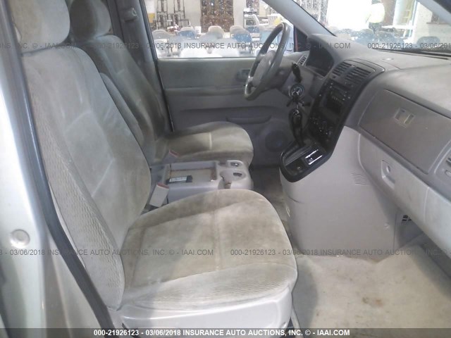 KNDUP132656699543 - 2005 KIA SEDONA EX/LX TAN photo 5