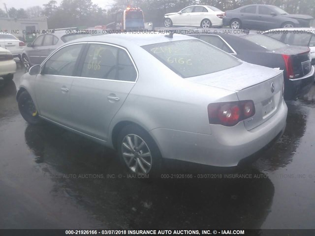 3VWRZ7AJ3AM022079 - 2010 VOLKSWAGEN JETTA SE/SEL SILVER photo 3