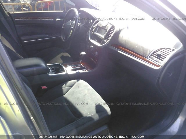 2C3CCAAG7CH142453 - 2012 CHRYSLER 300 灰色 照片 5