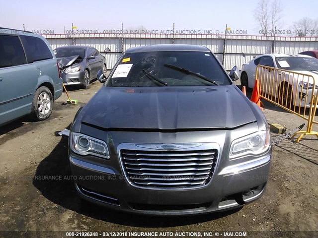 2C3CCAAG7CH142453 - 2012 CHRYSLER 300 灰色 照片 6