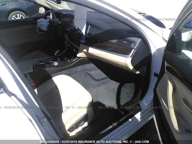 WBA5A7C57GG147904 - 2016 BMW 528 XI WHITE photo 5