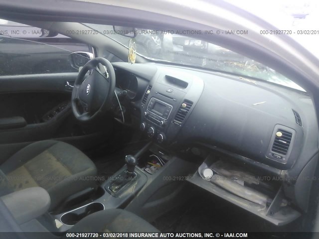 KNAFK4A65F5400613 - 2015 KIA FORTE LX TAN photo 5