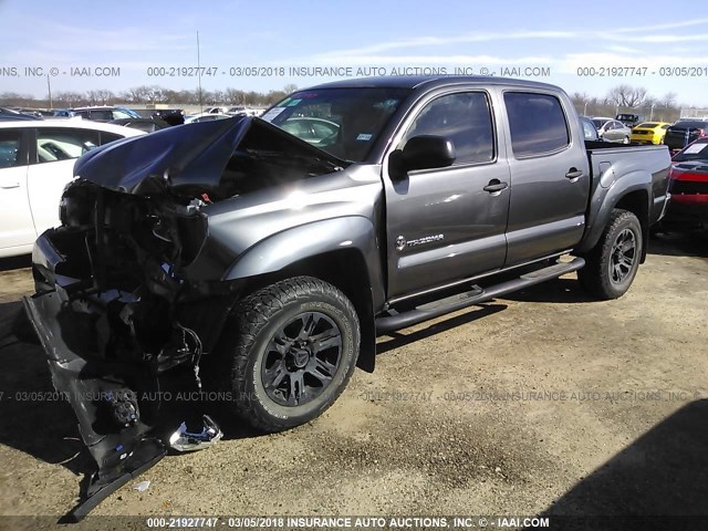 5TFJU4GN5FX089274 - 2015 TOYOTA TACOMA DOUBLE CAB PRERUNNER GRAY photo 2