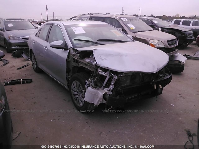 4T4BF1FK6ER360106 - 2014 TOYOTA CAMRY L/SE/LE/XLE SILVER photo 1