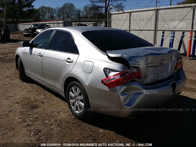 4T1BK46K57U556807 - 2007 TOYOTA CAMRY NEW GENERAT LE/XLE/SE SILVER photo 3