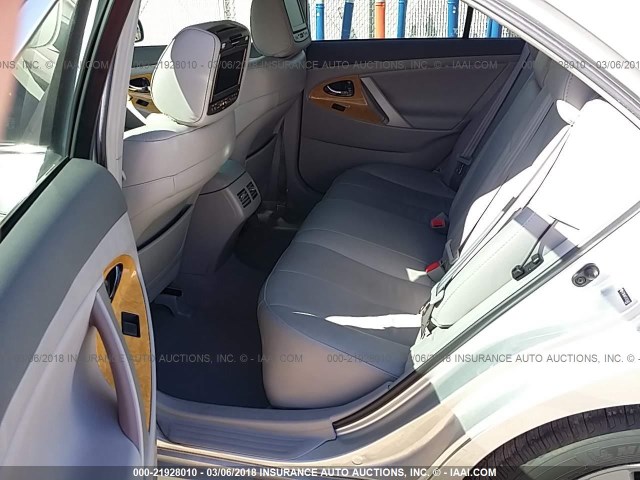 4T1BK46K57U556807 - 2007 TOYOTA CAMRY NEW GENERAT LE/XLE/SE SILVER photo 8