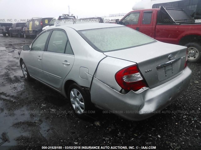 4T1BE32K03U643368 - 2003 TOYOTA CAMRY LE/XLE/SE SILVER photo 3